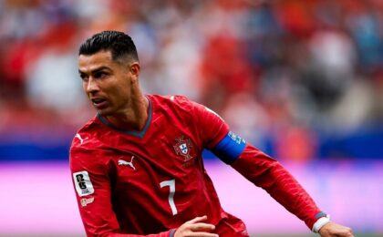 Cristiano Ronaldo devine primul jucător care marchează la șase turnee ale Cupei Mondiale de fotbal 16 Cristiano Ronaldo devine primul jucător care marchează la șase turnee ale Cupei Mondiale de fotbal