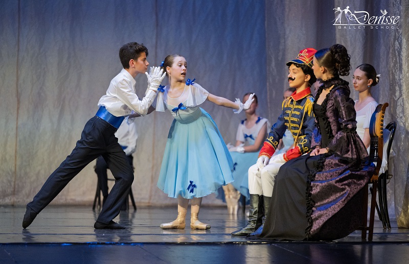 Școala de Balet "Denisse" a adus eleganța baletului pe scena Teatrului Național din Timișoara 2 Școala de Balet "Denisse" a adus eleganța baletului pe scena Teatrului Național din Timișoara