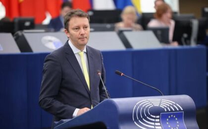 PNL, USR și UDMR îl vor propune premier pe Siegfried Mureșan