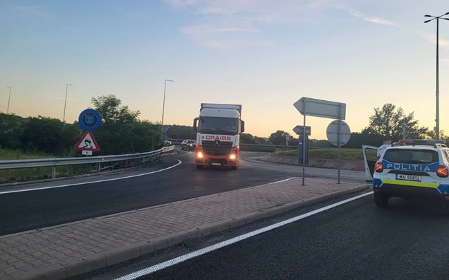A fost redeschis traficul pe autostrada A1, între nodurile rutiere Dobra și Holdea 1 A fost redeschis traficul pe autostrada A1, între nodurile rutiere Dobra și Holdea