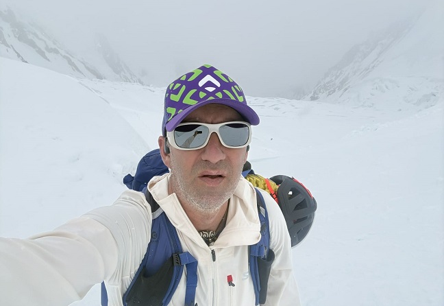 Horia Colibășanu a încheiat aclimatizarea pe Gasherbrum II și așteaptă momentul potrivit pentru următoarea etapă a ascensiunii 1 Horia Colibășanu a încheiat aclimatizarea pe Gasherbrum II și așteaptă momentul potrivit pentru următoarea etapă a ascensiunii
