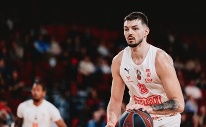 Njegoš Sikiraš, un bosniac de 2,07 metri, se alătură "leilor" Timişoarei 16 Njegoš Sikiraš, un bosniac de 2,07 metri, se alătură "leilor" Timişoarei