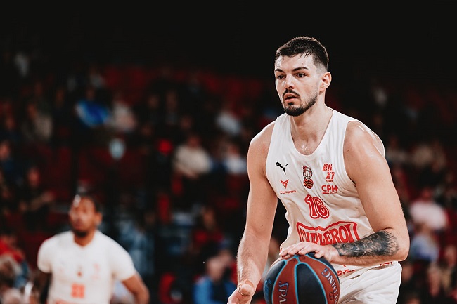 Njegoš Sikiraš, un bosniac de 2,07 metri, se alătură "leilor" Timişoarei 1 Njegoš Sikiraš, un bosniac de 2,07 metri, se alătură "leilor" Timişoarei