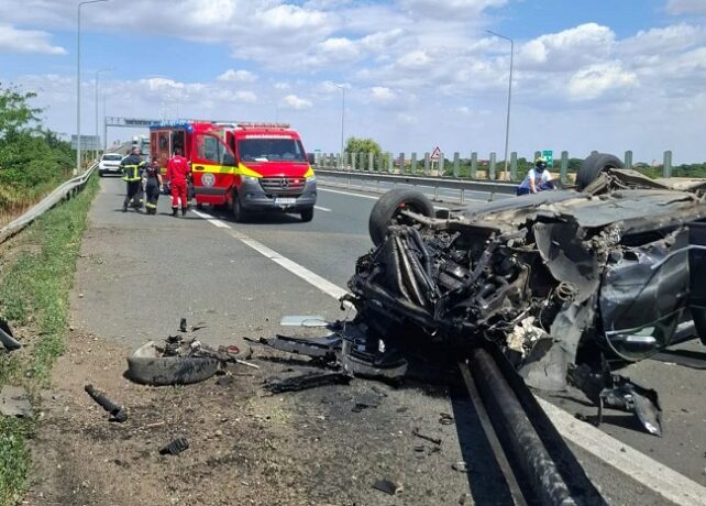 O femeie a fost rănită după un accident pe A1. Victima a fost descarcerată și transportată la spital