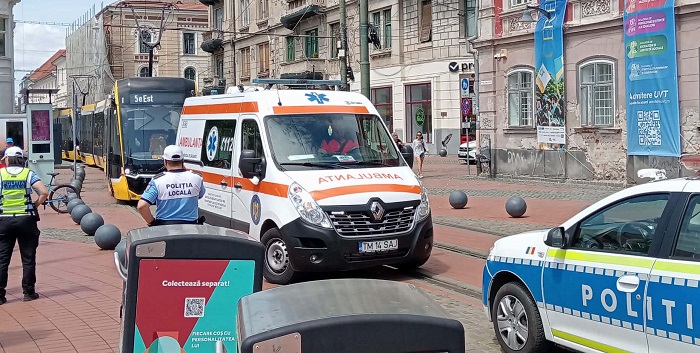 Minor pe bicicletă, lovit de un tramvai în centrul Timişoarei (foto) 1 Minor pe bicicletă, lovit de un tramvai în centrul Timişoarei (foto)