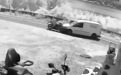 Motociclist aruncat zeci de metri în aer, în Caraș-Severin. A rămas paralizat de la gât în jos 5 Motociclist aruncat zeci de metri în aer, în Caraș-Severin. A rămas paralizat de la gât în jos