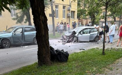 Accident grav în Timişoara, victimă încarcerată 3 Accident grav în Timişoara, victimă încarcerată