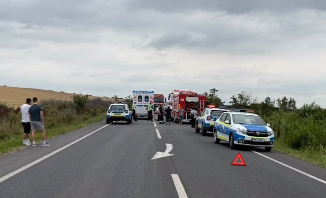 Accident extrem de grav în Recaş. Şofer încarcerat, în stare de inconştienţă | Update: victima a decedat