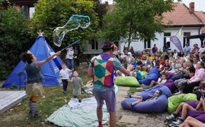 Timișoara Refugee Art Festival lansează un apel pentru artiști: finanțări de până la 10.000 de lei pentru rezidențe artistice 1 Timișoara Refugee Art Festival lansează un apel pentru artiști: finanțări de până la 10.000 de lei pentru rezidențe artistice