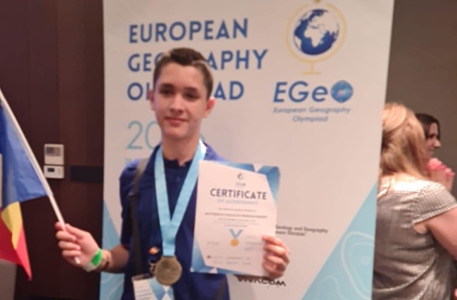 Aur pentru un elev din Timișoara la Olimpiada Europeană de Geografie! Foto 1 Aur pentru un elev din Timișoara la Olimpiada Europeană de Geografie! Foto