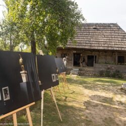 Fotoreporterul timișorean Constantin Duma aduce simbolic opera lui Brâncuși acasă, la Hobița. Expoziția donată Casei Memoriale completează anul dedicat celor 150 de ani de la nașterea marelui sculptor 4 Fotoreporterul timișorean Constantin Duma aduce simbolic opera lui Brâncuși acasă, la Hobița. Expoziția donată Casei Memoriale completează anul dedicat celor 150 de ani de la nașterea marelui sculptor