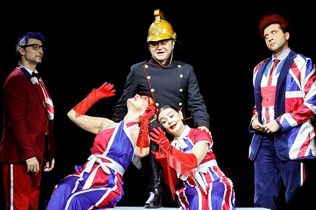 Spectacolul ''Cântăreaţa cheală'', în Festivalul Naţional de Teatru 1 Spectacolul ''Cântăreaţa cheală'', în Festivalul Naţional de Teatru