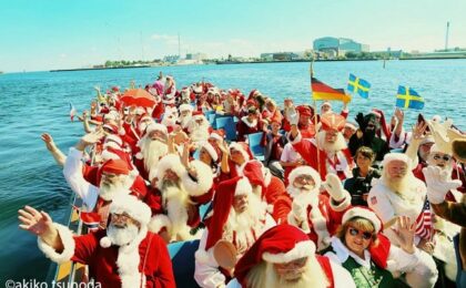A început Congresul Mondial al lui Moș Crăciun