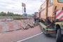 Transport agabaritic oprit într-o parcare de pe Centura Timişoarei, după ce a blocat un sens giratoriu