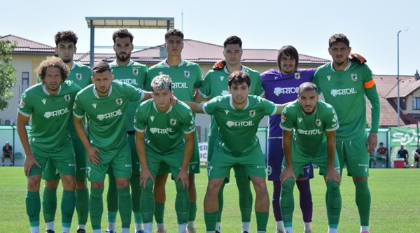 Alb-verzii deschid sezonul în deplasare