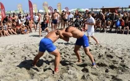 Timișorenii luptă pe plajă 1 Timișorenii luptă pe plajă