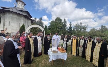 Mănăstirea „Izvorul Miron” şi-a prăznuit hramul 8 Mănăstirea „Izvorul Miron” şi-a prăznuit hramul