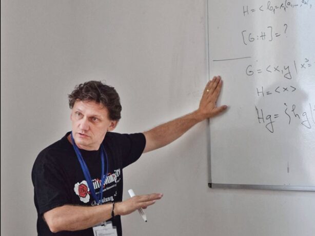 Un dascăl al Universității de Vest din Timișoara coordonează lotul României la Olimpiada Internațională de Matematică 2026 1 Un dascăl al Universității de Vest din Timișoara coordonează lotul României la Olimpiada Internațională de Matematică 2026