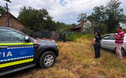 Polițiștii de la Protecția Animalelor Timiș au descins în satul Uliuc 1 Polițiștii de la Protecția Animalelor Timiș au descins în satul Uliuc