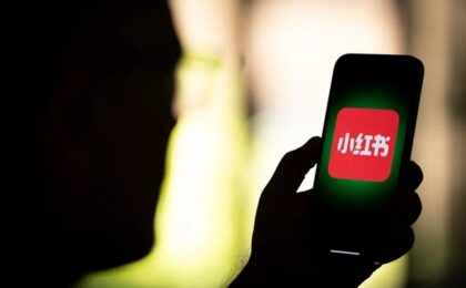 O fată de 13 ani și-a lăsat părinții fără 42.000 de euro ca să le trimită cadouri influencerilor 1 O fată de 13 ani și-a lăsat părinții fără 42.000 de euro ca să le trimită cadouri influencerilor