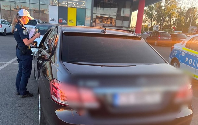Acțiune de amploare a poliției, la Timișoara: șoferi băuți și fără permis (foto) 1 Acțiune de amploare a poliției, la Timișoara: șoferi băuți și fără permis (foto)