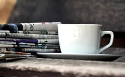 700 de euro pe lună pentru ziare: tradiția pe care cafenelele vieneze refuză să o abandoneze