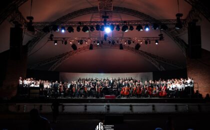 Muzica marilor producții cinematografice, interpretată de 300 de artiști, în Parcul Rozelor. Intrarea este liberă 39 Muzica marilor producții cinematografice, interpretată de 300 de artiști, în Parcul Rozelor. Intrarea este liberă