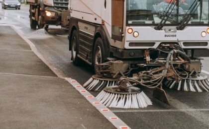 Campania „Curățenie până la bordură” va începe în septembrie, la Timişoara. Graficele săptămânale pentru parcarea alternativă