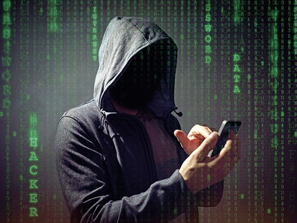 Împrumuturi false pe Facebook și WhatsApp. Cum încearcă escrocii să fure datele personale