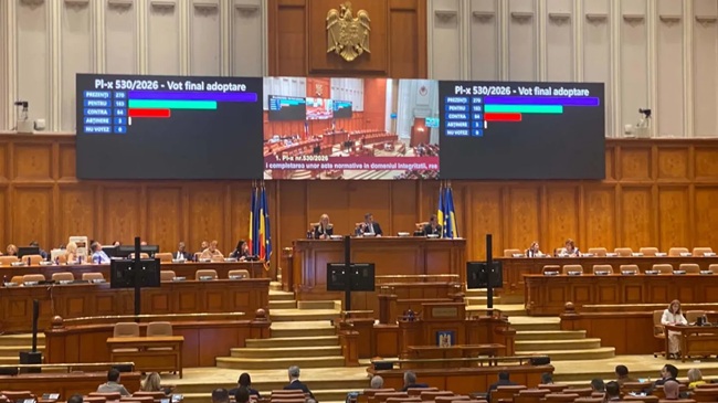Legea ANI a primit undă verde în Camera Deputaților! Amendamentul care îl lasă pe Fritz fără mandat a rămas. Averile demnitarilor ar urma să fie desecretizate. AUR și USR au votat împotrivă (foto) 1 Legea ANI a primit undă verde în Camera Deputaților! Amendamentul care îl lasă pe Fritz fără mandat a rămas. Averile demnitarilor ar urma să fie desecretizate. AUR și USR au votat împotrivă (foto)