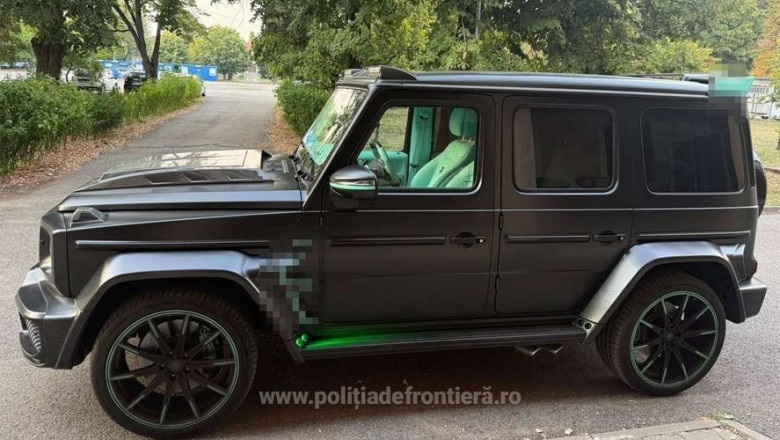 Mașină de 200.000 de euro, căutată de autoritățile elvețiene, oprită pe A1 Timişoara - Arad 1 Mașină de 200.000 de euro, căutată de autoritățile elvețiene, oprită pe A1 Timişoara - Arad