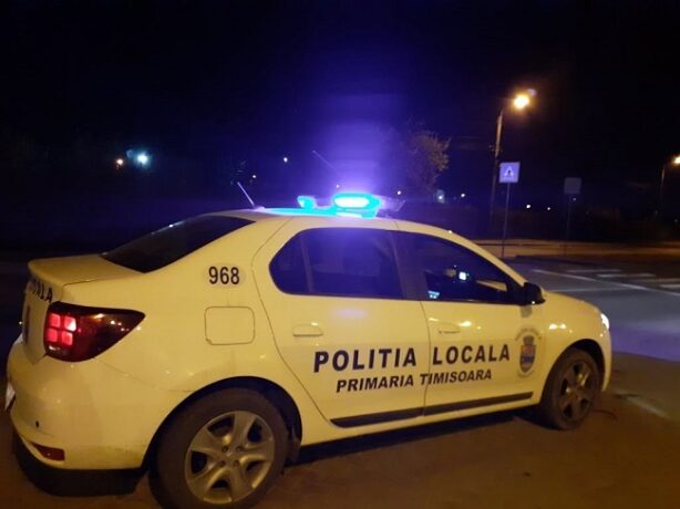 Rătăciți pe străzile din Timișoara, doi bătrâni au fost ajutați de polițiștii locali să ajungă acasă 1 Rătăciți pe străzile din Timișoara, doi bătrâni au fost ajutați de polițiștii locali să ajungă acasă