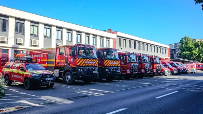 Pompierii timișeni au plecat în sprijinul autorităților din Serbia! Elicopterul Black Hawk este deja în zona afectată de incendii 1 Pompierii timișeni au plecat în sprijinul autorităților din Serbia! Elicopterul Black Hawk este deja în zona afectată de incendii