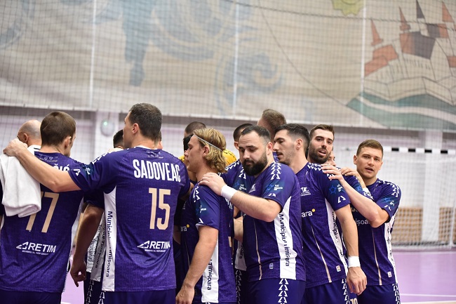 SCM Politehnica Timişoara înfruntă Dinamo Bucureşti în Supercupa României