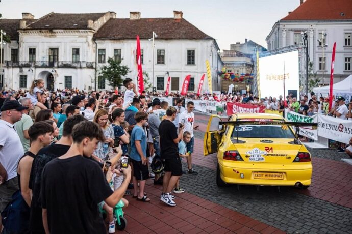Centrul Timișoarei se va transforma, sâmbătă, într-un circuit de Super Rally. Capitala Banatului, puternic reprezentată 1 Centrul Timișoarei se va transforma, sâmbătă, într-un circuit de Super Rally. Capitala Banatului, puternic reprezentată