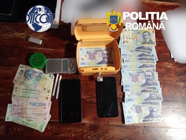 Un copil de 10 ani a fost folosit pentru vânzarea drogurilor. Șapte persoane, arestate în vestul țării (video)