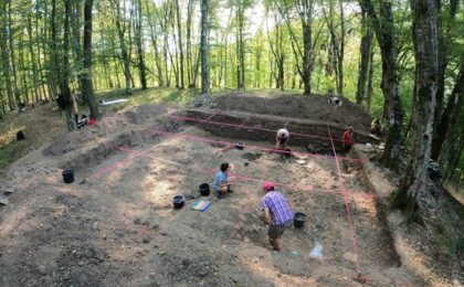 Noi descoperiri arheologice la Crivina. Foto 1 Noi descoperiri arheologice la Crivina. Foto