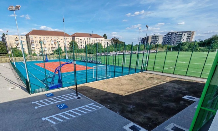 Baza Sportivă „Costică Rădulescu” își deschide porțile. Zi dedicată sportului și legendelor Timișoarei 1 Baza Sportivă „Costică Rădulescu” își deschide porțile. Zi dedicată sportului și legendelor Timișoarei