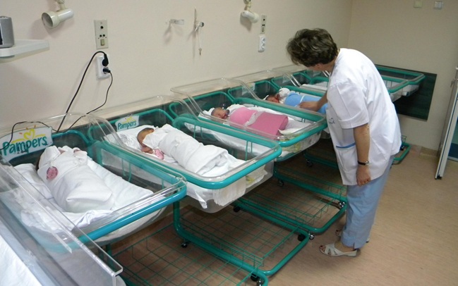 Un stimulent financiar de 3.000 de lei pentru fiecare nou-născut ar putea fi acordat din bugetul local al Timișoarei, potrivit unui proiect inițiat de consilierul local Roxana Iliescu