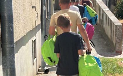”Vreau să devin cineva!” - Polițiștii timișeni îi sprijină pe elevi la început de an școlar 44 ”Vreau să devin cineva!” - Polițiștii timișeni îi sprijină pe elevi la început de an școlar