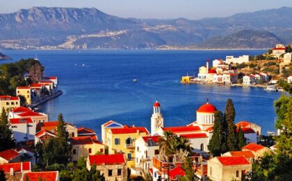 Grecia oferă 5.000 de euro pe an celor care se mută pe o insulă. Plus 1.000 de euro pentru fiecare copil minor
