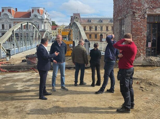 Lucrările la Podul de Fier din Lugoj continuă. Ce mai trebuie făcut până la redeschiderea circulației 1 Lucrările la Podul de Fier din Lugoj continuă. Ce mai trebuie făcut până la redeschiderea circulației
