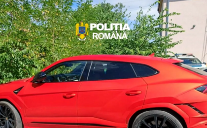 Mașină de sute de mii de euro, căutată în Cehia, găsită la Arad 5 Mașină de sute de mii de euro, căutată în Cehia, găsită la Arad. Cine se afla la volan