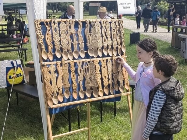 Meșterii populari se adună la Muzeul Satului Bănățean 1 Meșterii populari se adună la Muzeul Satului Bănățean