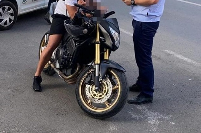 Motociclist prins de radar cu 117 km/h în localitate. Peste 5.600 de lei amendă şi 90 de zile fără permis