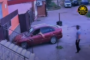 O pisică a furat o mașină și a provocat un accident. Imaginile au devenit virale (video)