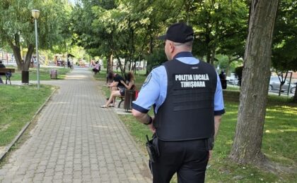 Poliţiştii locali din Timişoara, cu ochii pe spaţiile verzi: peste 3.200 de sancțiuni, în valoare de 1,5 milioane de lei 22 Poliţiştii locali din Timişoara, cu ochii pe spaţiile verzi: peste 3.200 de sancțiuni, în valoare de 1,5 milioane de lei