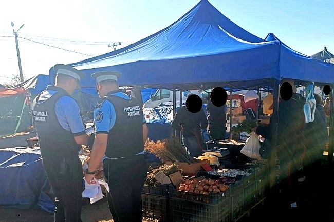 Poliţiştii locali au descins în pieţe, la Timişoara: 12 "producători locali", şcoşi de la tarabe (FOTO)