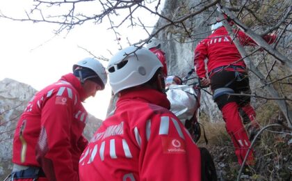 16 persoane au fost salvate de salvamontiști în ultimele 24 de ore. Cinci intervenții în Timiș 1 16 persoane au fost salvate de salvamontiști în ultimele 24 de ore. Cinci intervenții în Timiș
