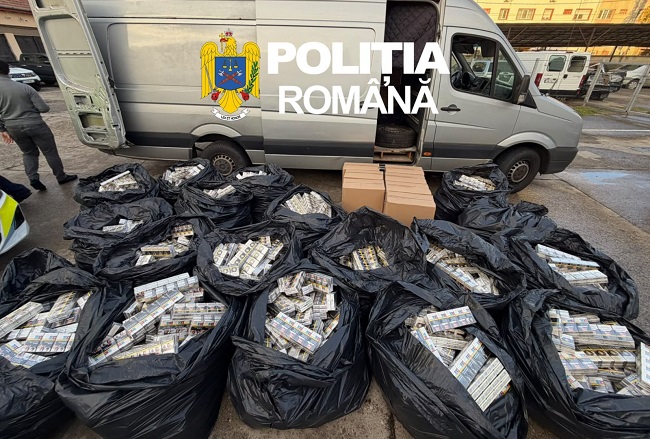 Şofer prins pe DN 6 cu maşina burduşită cu ţigări de contrabandă. A fost reţinut în arest 1 Şofer prins pe DN 6 cu maşina burduşită cu ţigări de contrabandă. A fost reţinut în arest